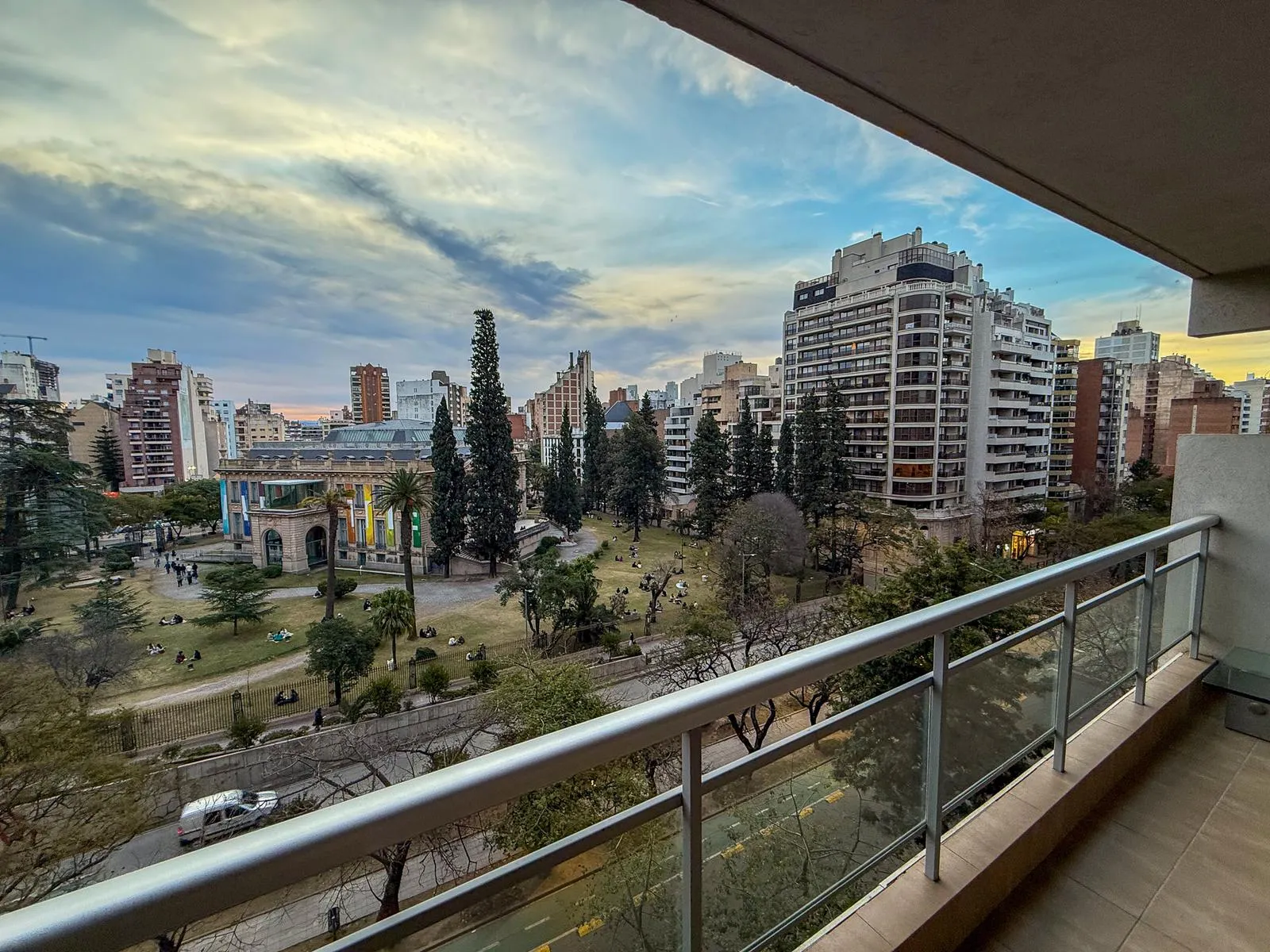 Departamento 3 Dormitorios - Frente al Palacio Ferreyra