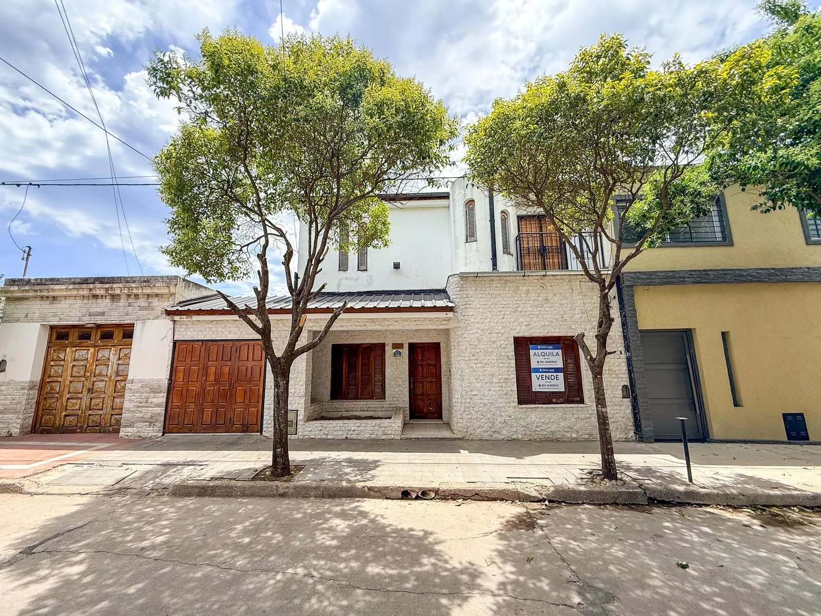 Casa 3 Dormitorios con Cochera y Patio